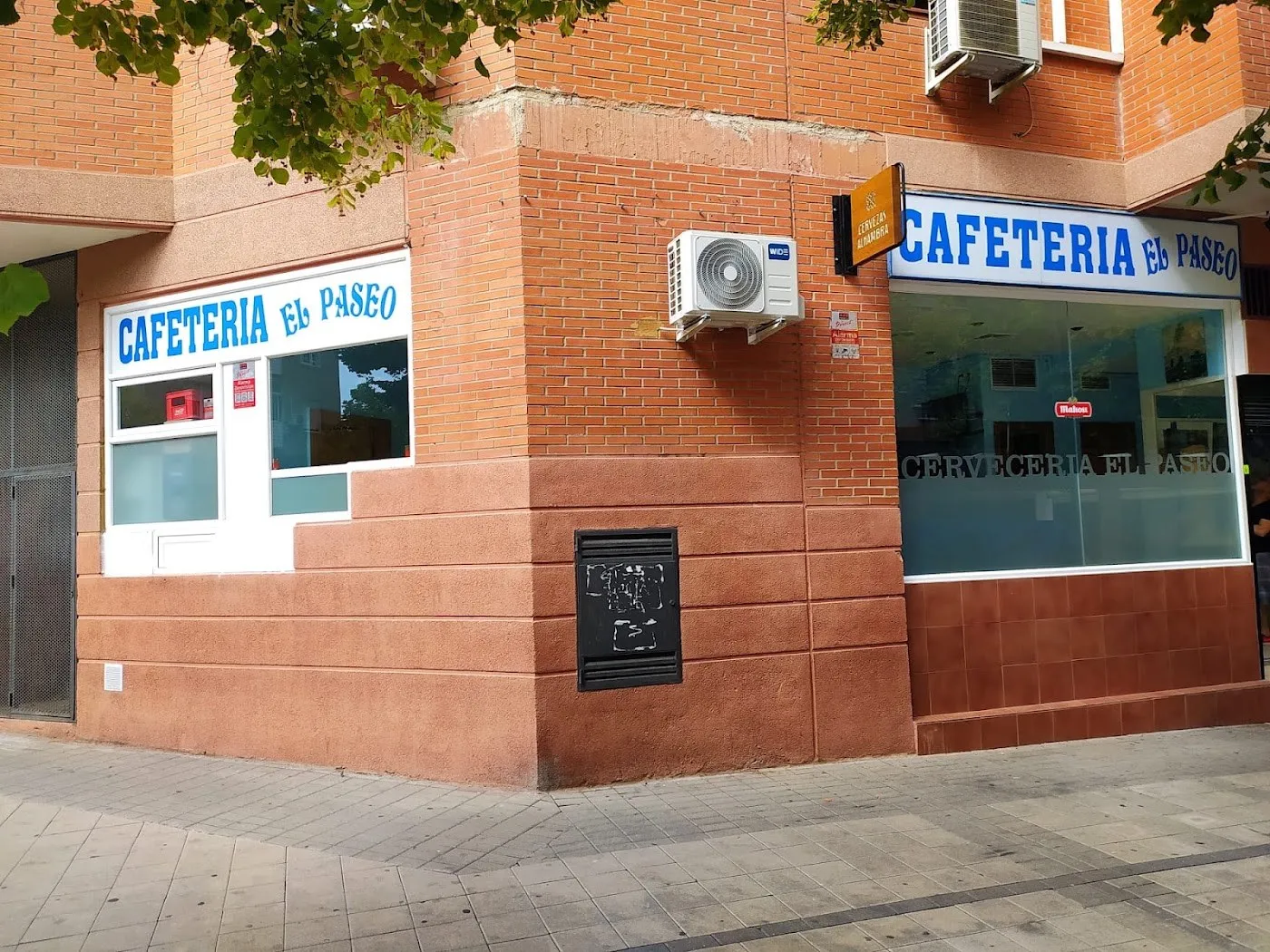 La esquina del bar